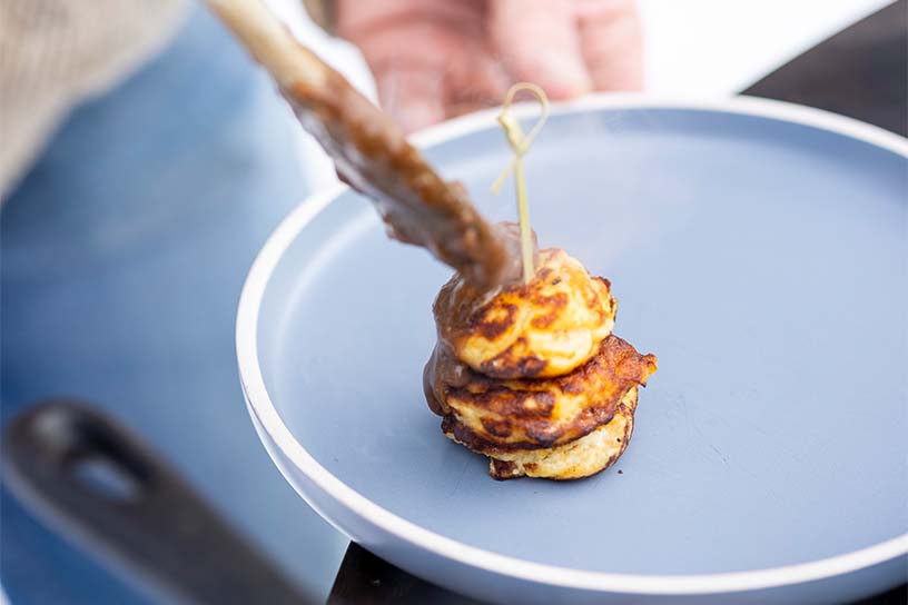 Hutspotpoffertjes met hertenstoof